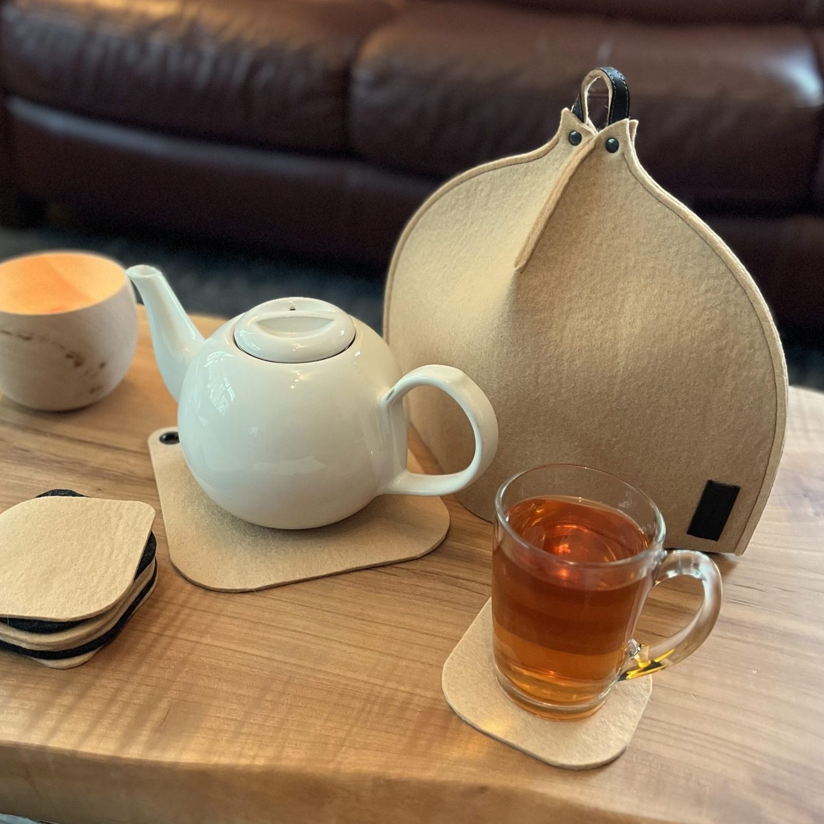 fryskfilt_cadeauset_theemuts_wolvilt_onderzetter_vilt_design_01